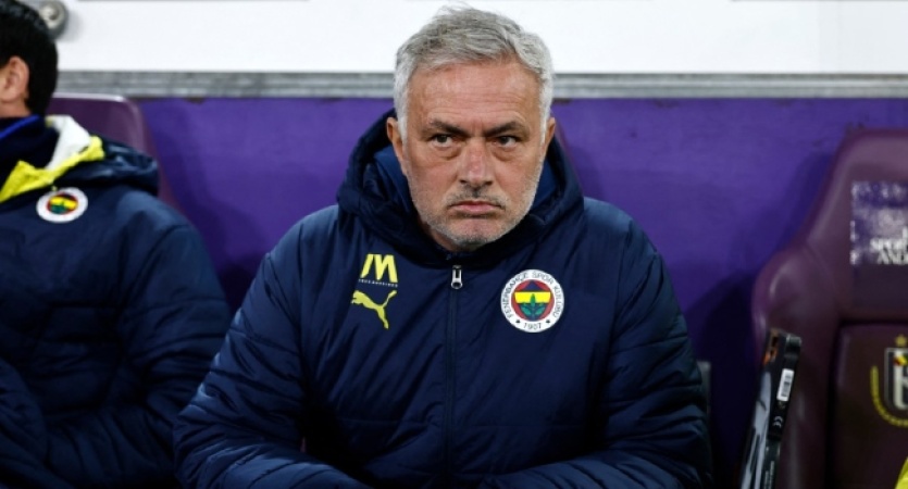 Mourinho gets four-match ban for ?monkeys? comment, referee blast