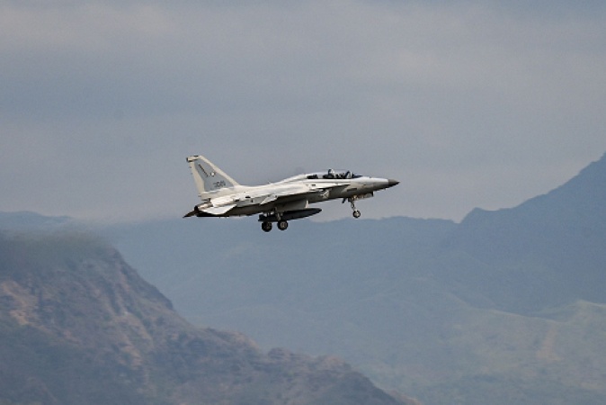 Philippine fighter jet goes missing during mission against rebels