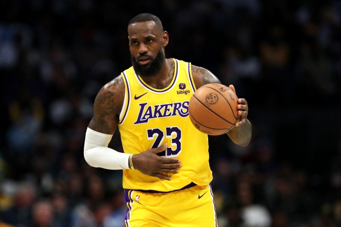 LeBron James becomes first player in NBA history to score 50,000 career points