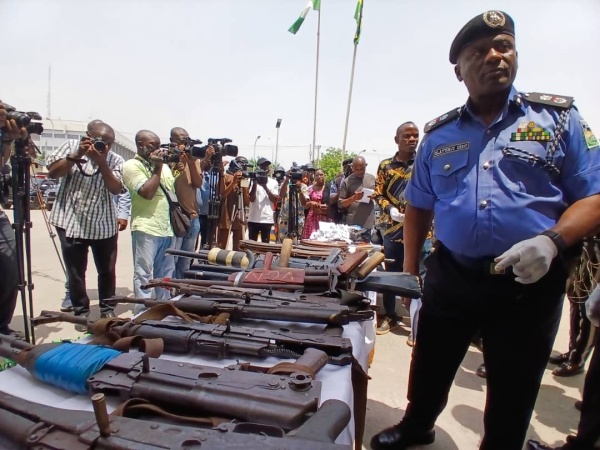 Dismissed Immigration officer nabbed attempting to sell guns to bandits in Abuja