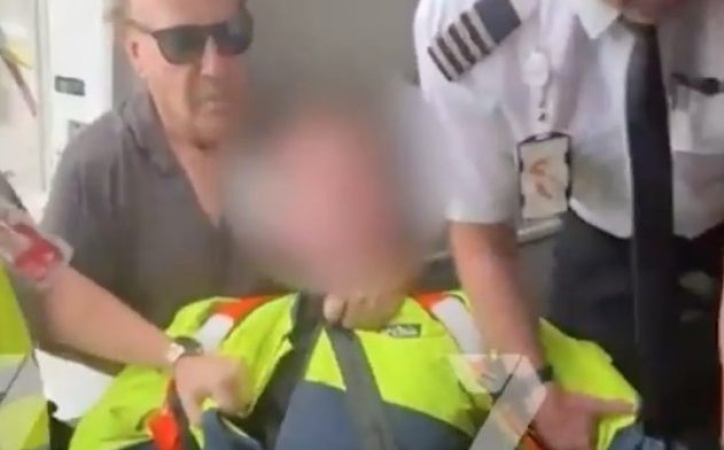 Brave passengers overcome armed teen trying to board plane