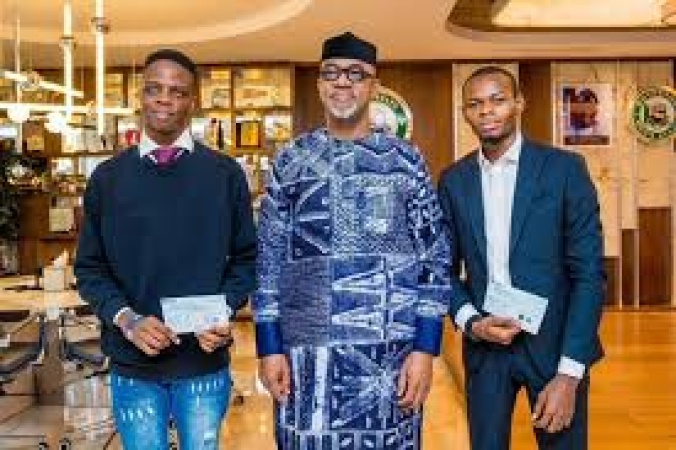 Ogun gov rewards UNILAG?s best graduates, appoints them education ambassadors