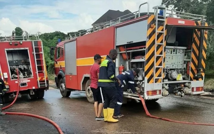 Traders cry helplessly as fire destroys goods in Anambra Market
