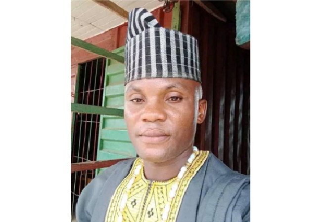 Mob kills father of four over battle for royal stool