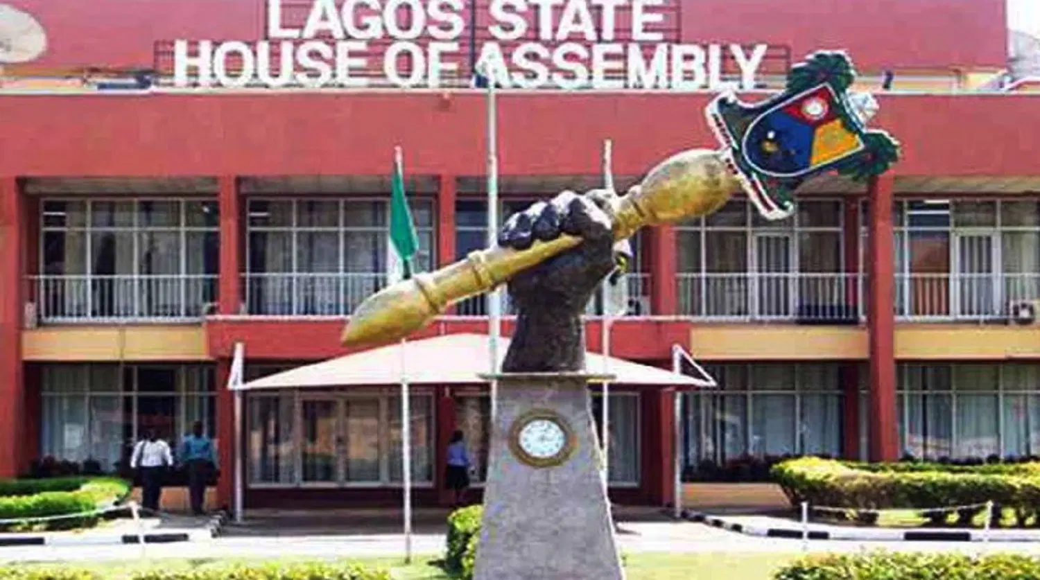 JUST IN: Tense atmosphere as armed personnel take over Lagos assembly complex