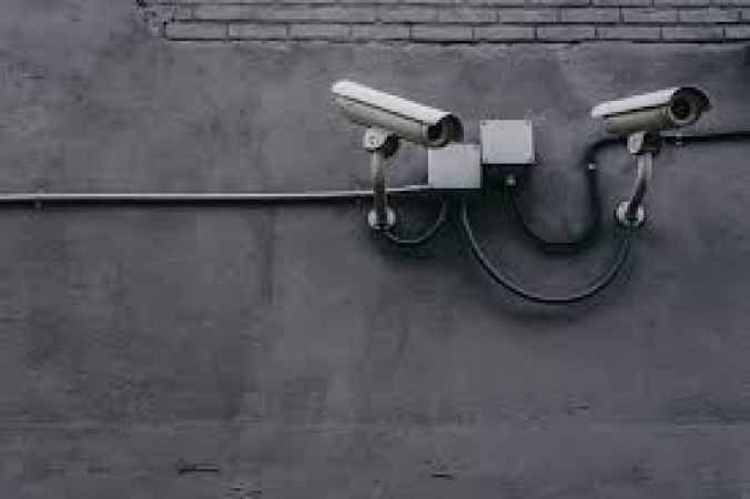 5 simple home security tips for people living alone