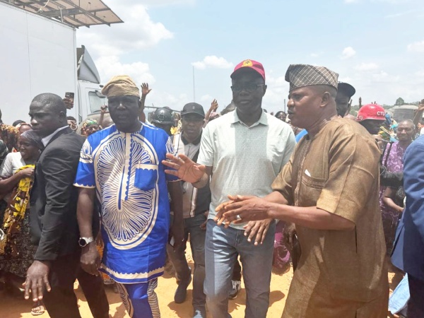 Makinde visits Alesinloye Market, vows to avert recurrence of fire incident