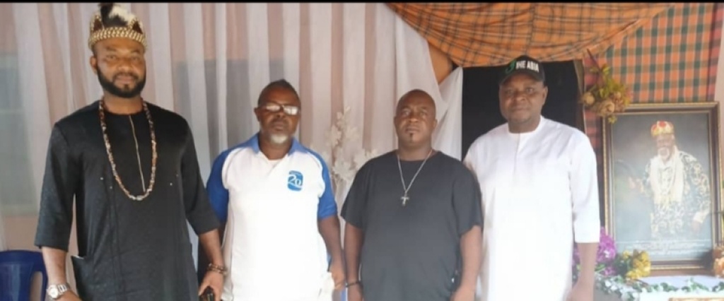 Okpara leads condolence visit to Isuochi, extol late Eze Godson Ezekwesiri, Ochi 1 of Isuochi