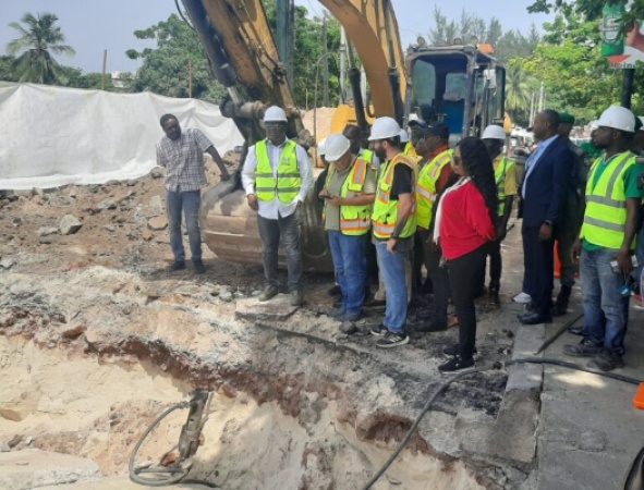 Umahi apologises for Independence Bridge closure, vows disciplinary action