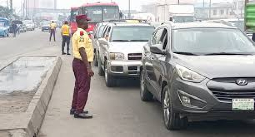 Eating, drinking, smoking while driving could land you in jail ? LASTMA