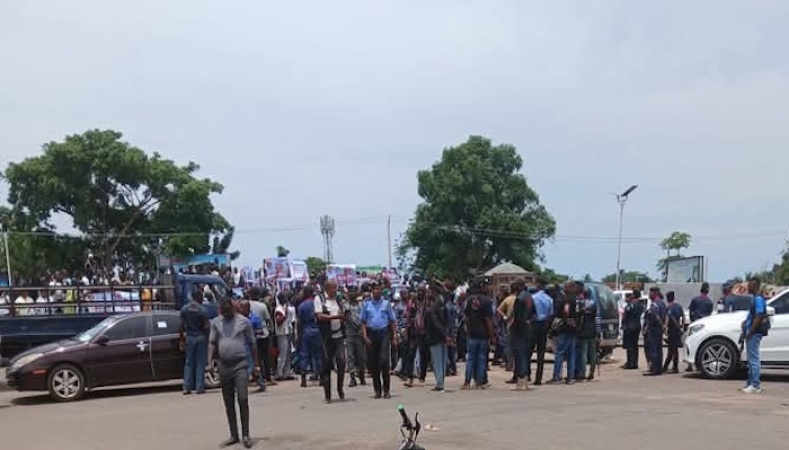 Protest erupts in Ondo over alleged detention of three youths