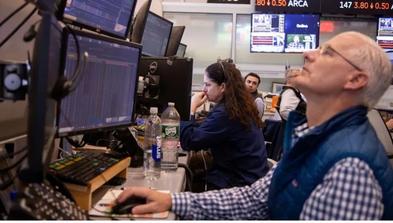 US stocks surge after White House pauses some tariffs for talks