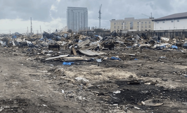 Lagos dislodges illegal occupants, dismantles shanties around Lekki
