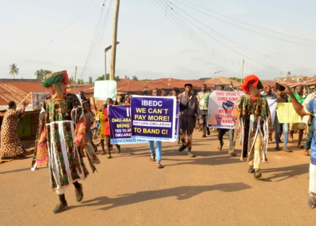 Masquerades lead protest against high electricity bill in Kwara