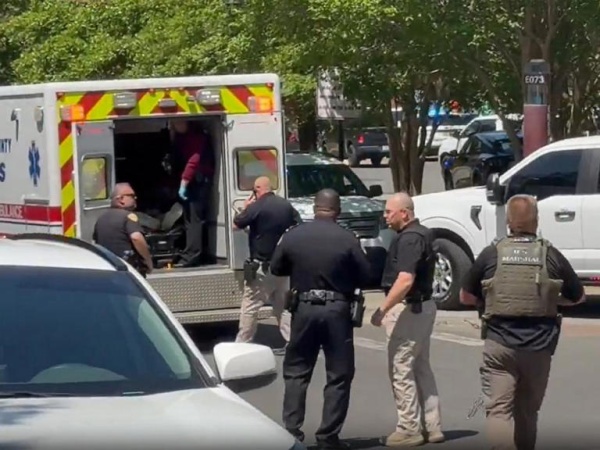 2 dead, 6 injured as mass shooting rocks US varsity