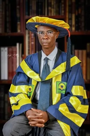 From the Podium to Power: The performance of government critics who become leaders in Nigeria
