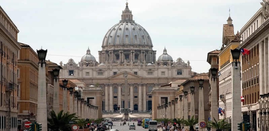How Popes are elected: Inside the Conclave, smoke signals