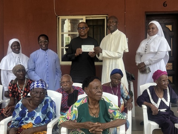 Peter Obi visits St. Martin?s Orphanage and Home for the Lonely Adults, Donates N10 million