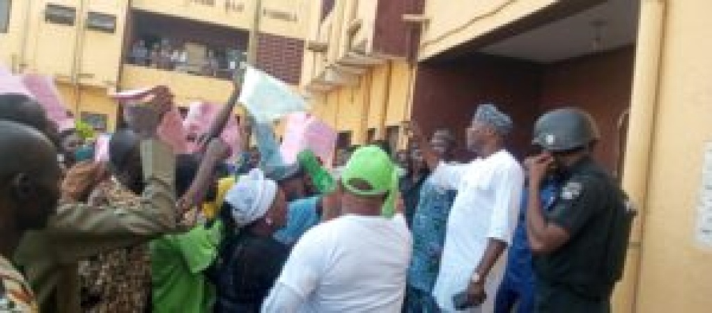 LG poll: Again, Lagos APC members protest alleged imposition of candidates