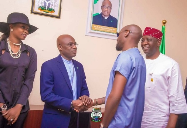 2Baba introduces Natasha to Idoma monarch, set for traditional wedding