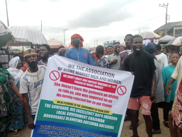 Traders in Mowe Market protest new Iyaloja appointment, appeal to Ogun Government