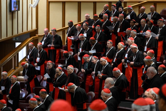 Conclave to elect new pope May 7 ? Vatican