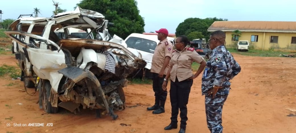 8 dead, 6 injured as bus collides with tanker in Anambra ? FRSC