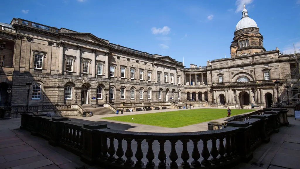  Hundreds take voluntary redundancy at Edinburgh Uni