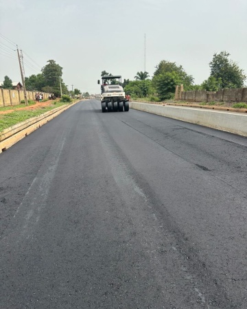 FG directs stop to work on Sagamu-Iperu Road over poor quality