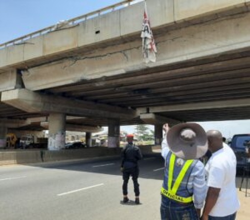 FG orders emergency repairs on Lagos-Ibadan expressway bridges