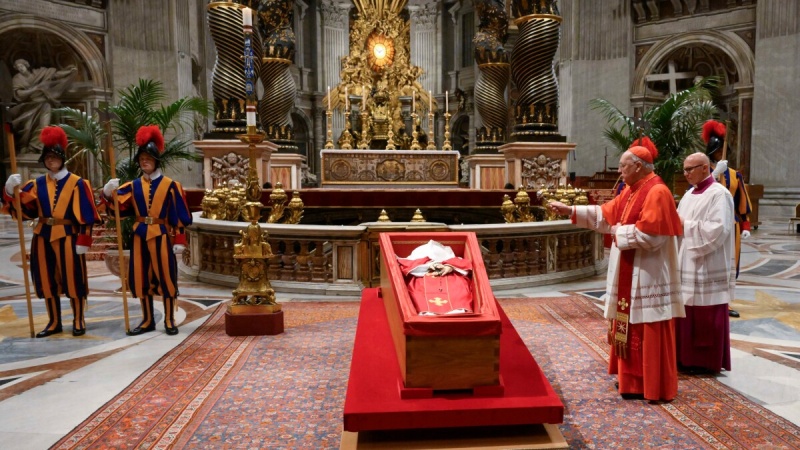 Cardinals at ?war?, rival camps emerge in battle over new pope