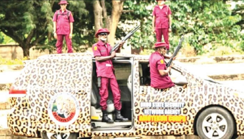 Six injured as Police, Amotekun operatives clash over suspect?s custody
