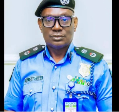 Police seek clues as pregnant woman found hanging from tree in Anambra