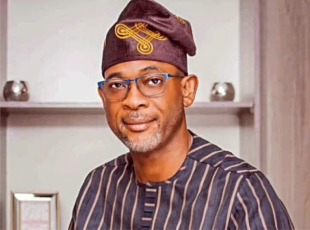 Panic as Lagos ALGON chairman slumps at APC stakeholders? meeting