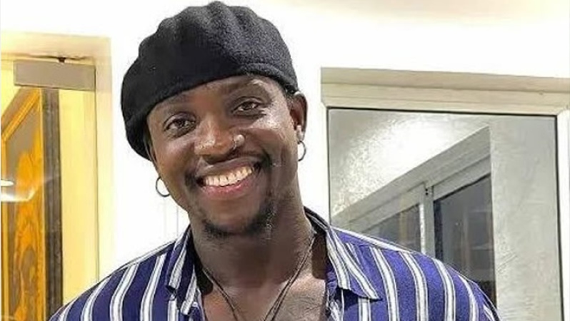 Fans celebrate VDM?s release from EFCC custody