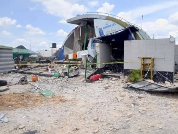 Gas explosion at filling station destroys over 10 vehicles in Rivers