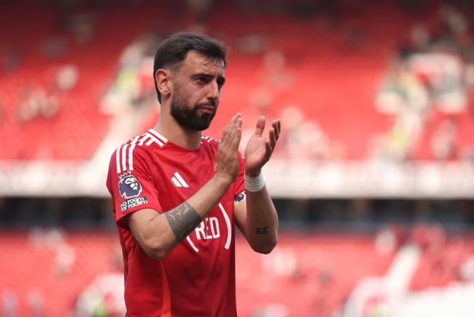 Bruno Fernandes follows in De Gea and Ronaldo's footsteps as Man Utd announce decision