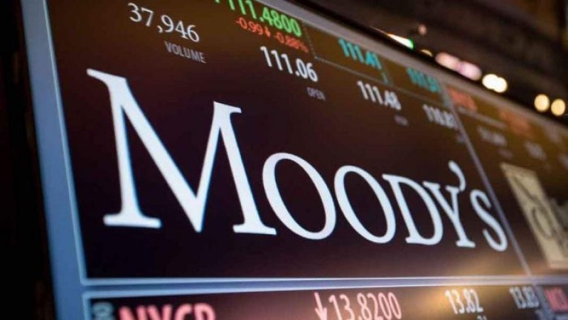US loses last perfect credit rating as Moody?s downgrades debt