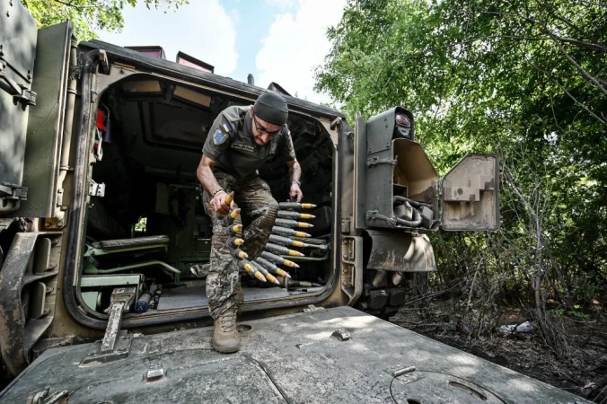 Ukraine's war commander resigns, slams military leadership over 'stupid objectives'