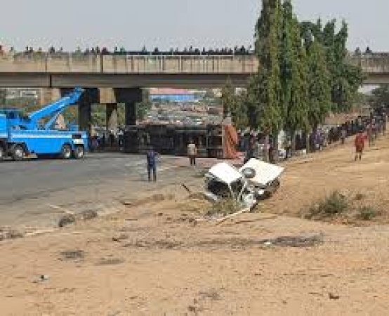 Zero deaths, 3 injured in multiple crash on Karu Bridge ? FRSC