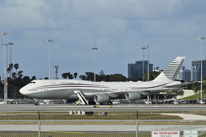Sources contradict Trump narrative about Qatar offering plane as ?gift?