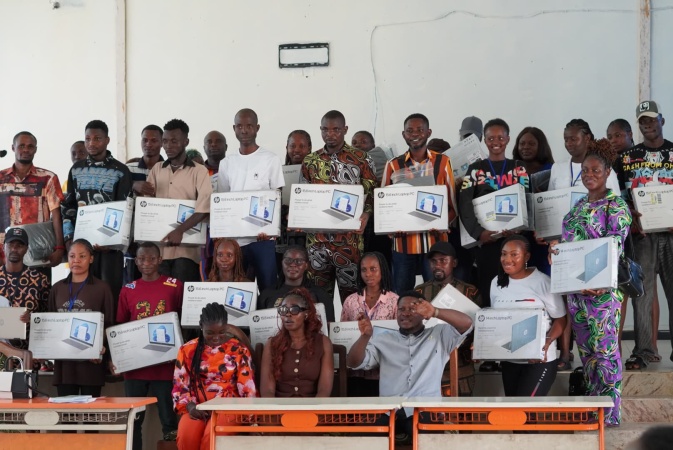 Otuaro thanks President Tinubu as PAP presents laptops to 663 scholarship beneficiaries