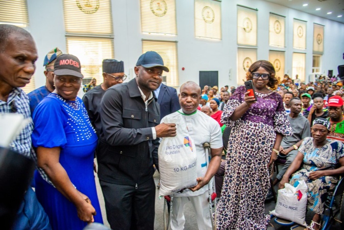 Edo Gov urges wealthy Nigerians to emulate Dangote national food palliative gesture