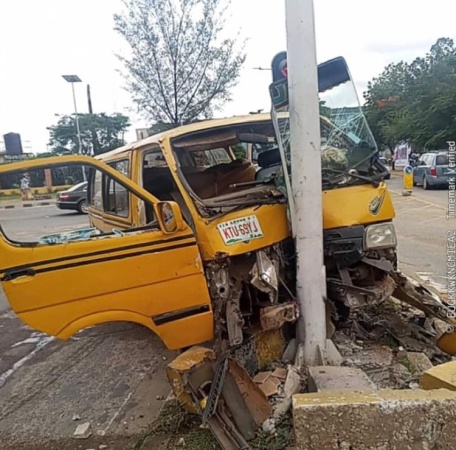 Drunk driver injures couple, passengers in Lagos crash