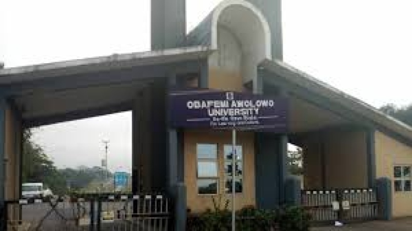 Exams: OAU students protest over non-issuance of identity cards