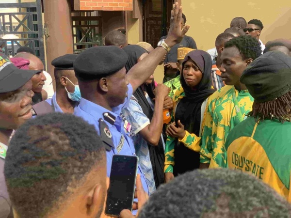 Ogun begins payment of camp allowance after athletes protest at Games Village