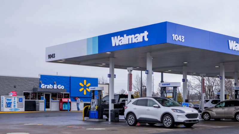 Goodbye to traditional gas stations in the US ? Walmart, Costco, and Dollar General are jumping headfirst into the fuel business in the US