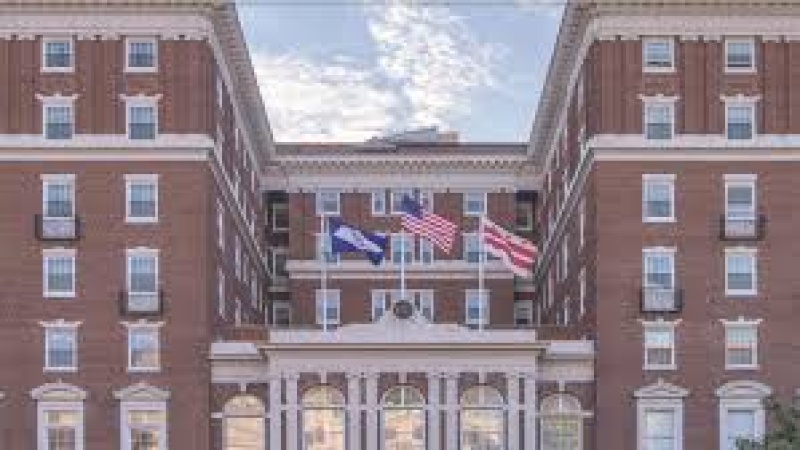 US State Department orders embassies to ?immediately begin additional vetting? for anyone seeking a visa to travel to Harvard
