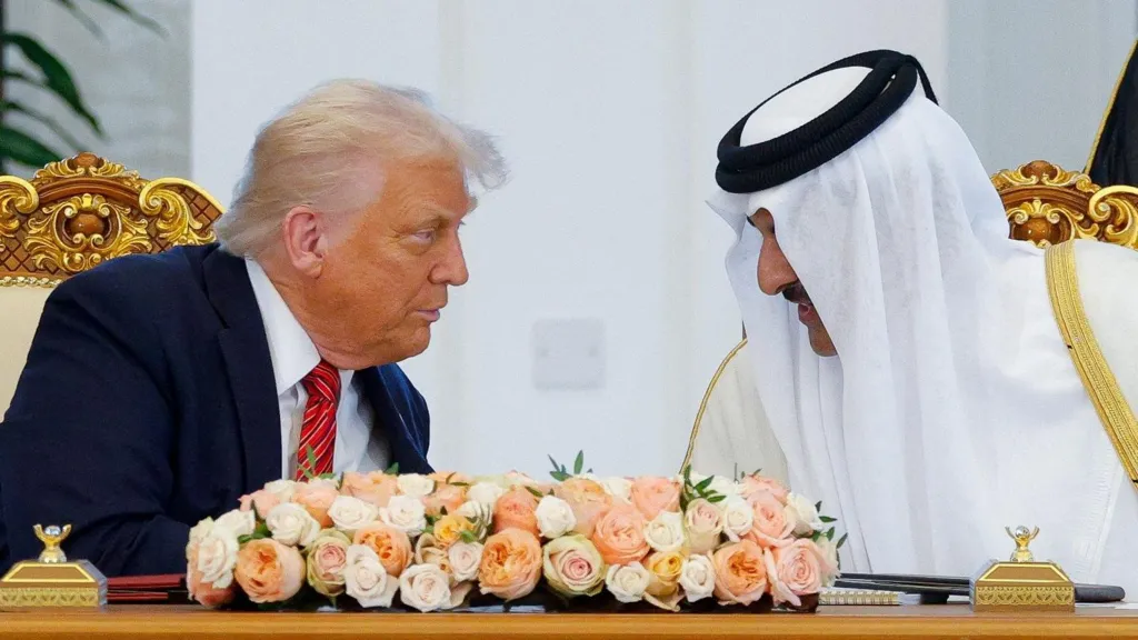 Trump's critics and supporters unite against Qatar plane deal