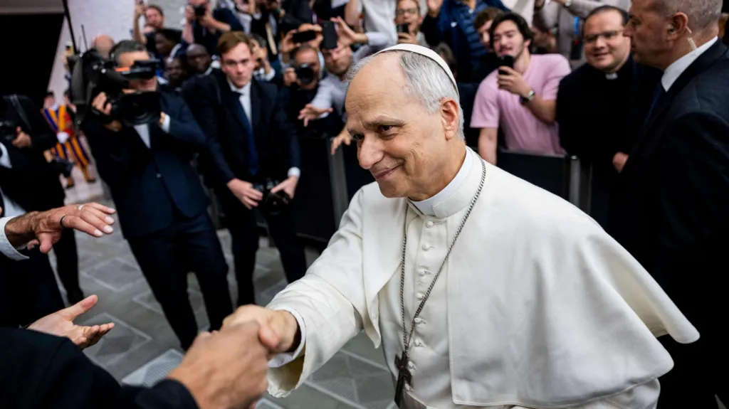 Pope calls for journalists to be released from prison
